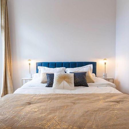 Modern 2-Br Apartment In The Heart Of Cannes Ngoại thất bức ảnh